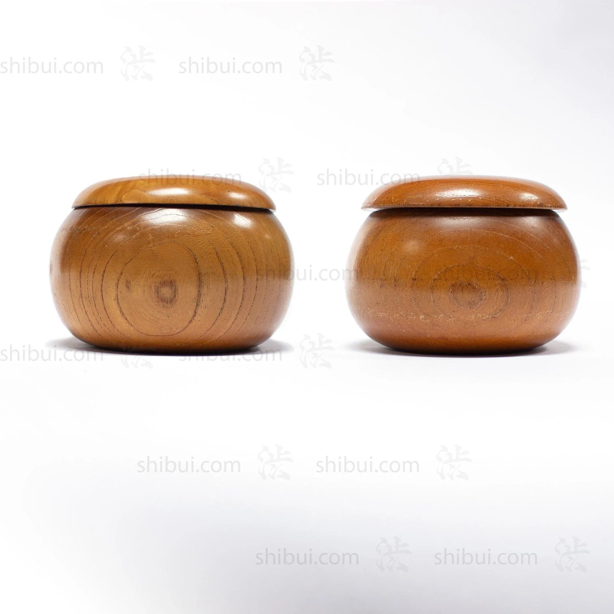 Go Seigen Jujube Goke with Clamshell and River Slate Goishi