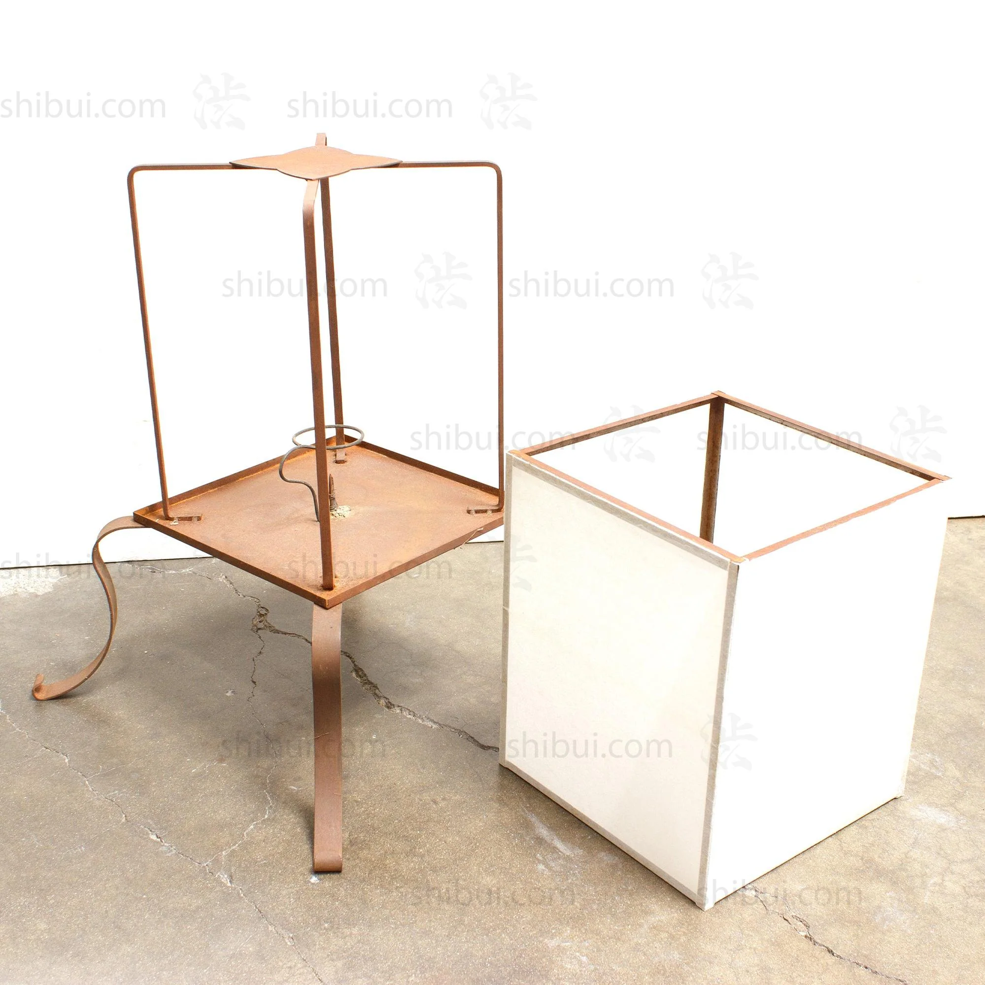 Iron Andon | Japanese Contemporary Floor Lamp - Image 2