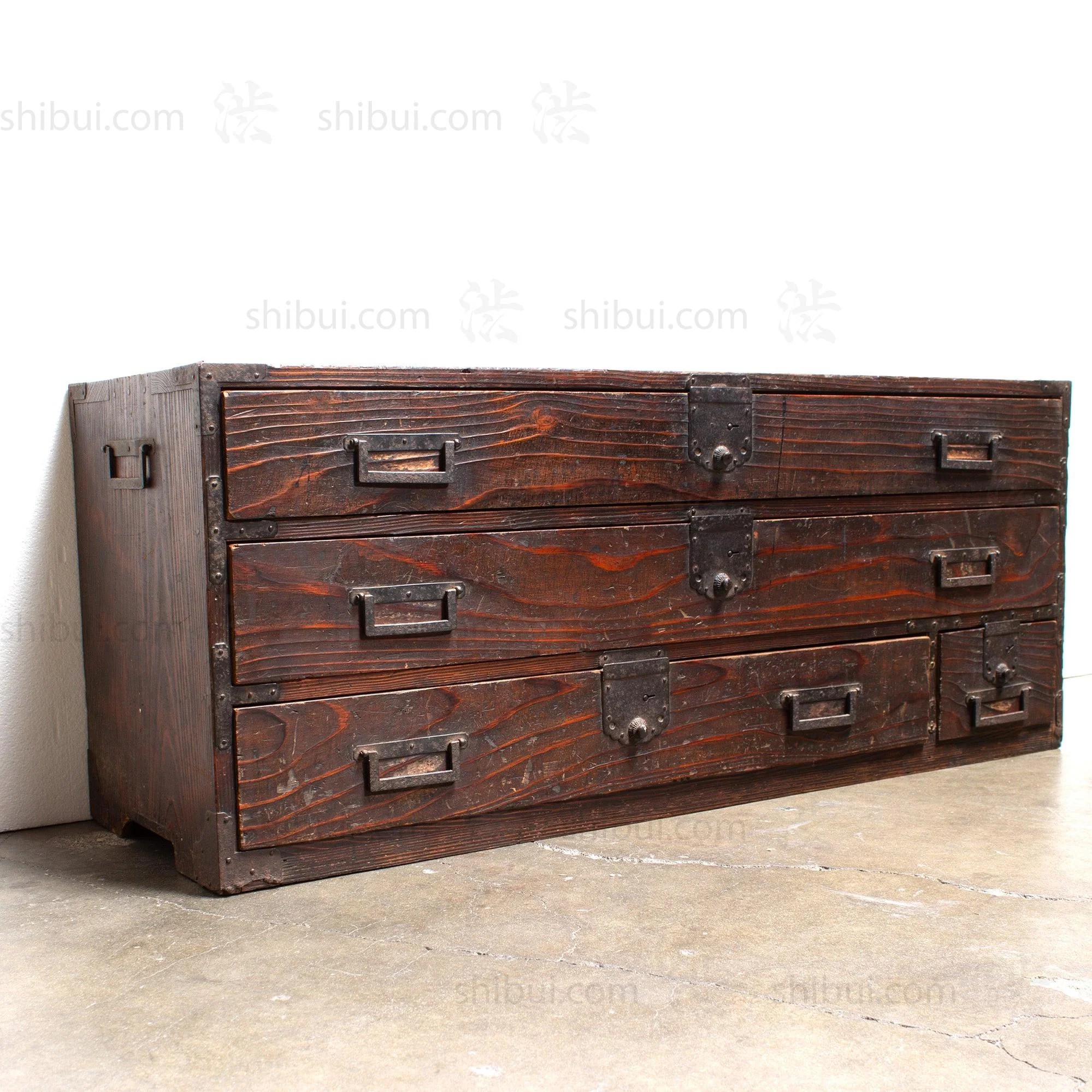 Katana Dansu | Japanese Antique Sword Chest - Image 2