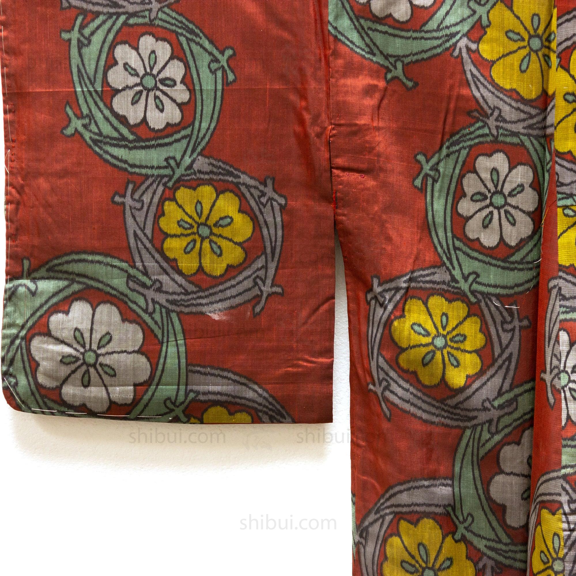 Meisen Silk Kimono with Floral Motif - Image 3